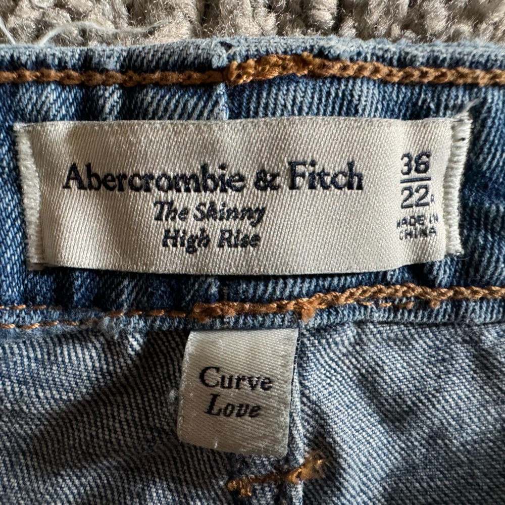 Abercrombie & Fitch Curve Love The Skinny High Rise Jeans-36/22 regular
